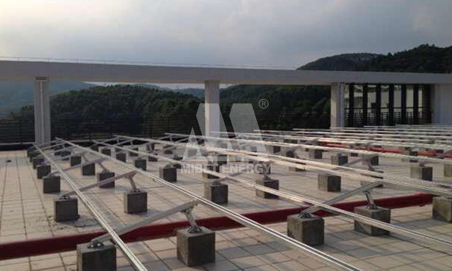 ballastiertes Solarregal in China
