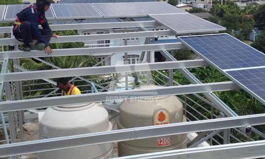 Dachbefestigungen für Sonnenkollektoren in Thailand
