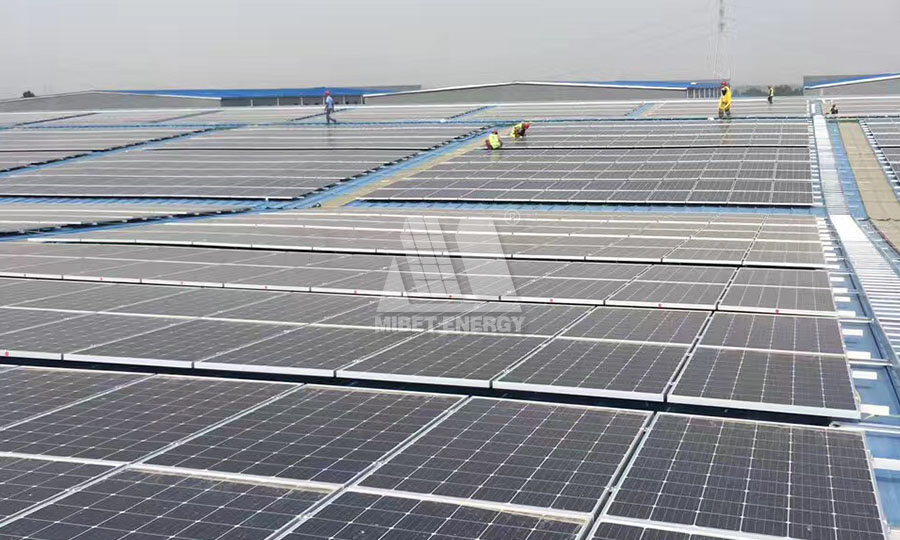 Solarhalterungen für Metalldächer
