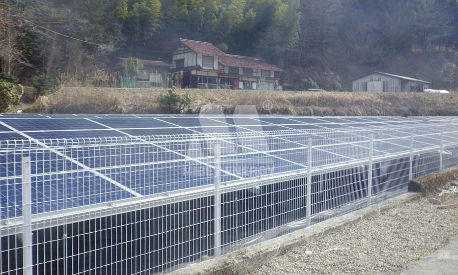 Solarbauzaun für Solarpark in Japan
