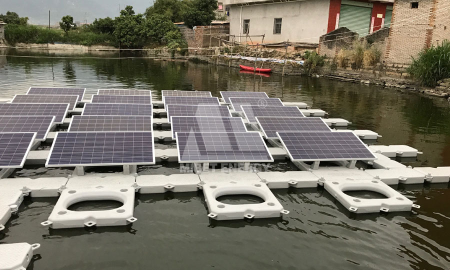 Schwimmendes Solarsystem in China
